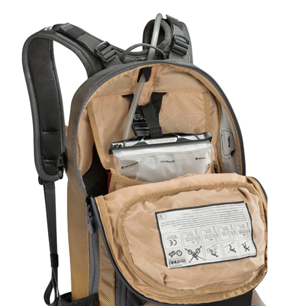 EVOC FR ENDURO 16L GREY- SAND – Bild 5